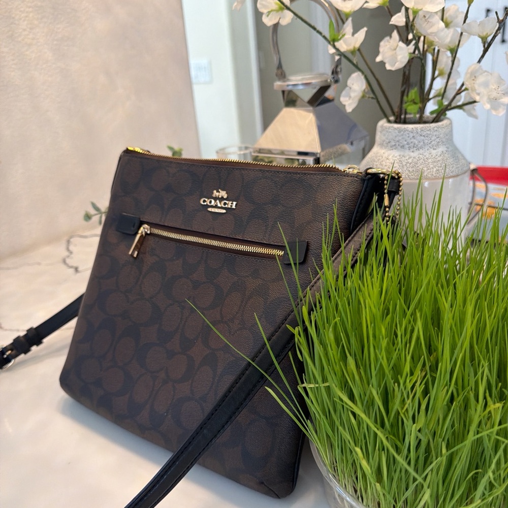 COACH Dark Brown Signature Crossbody with Gold Hardware - Picture 4 of 11